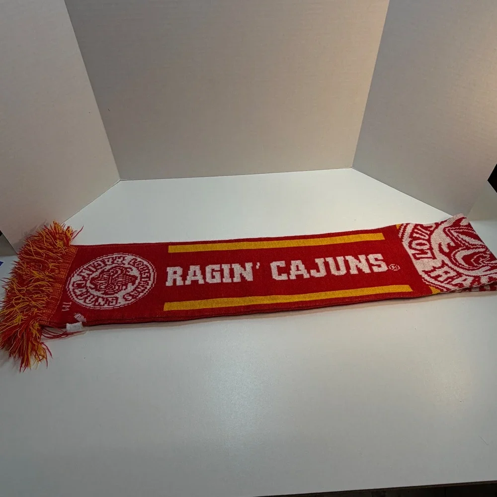 Louisiana Ragin Cajuns‎ Scarf Red Yellow Knit Fringe Team Spirit NCAA READ